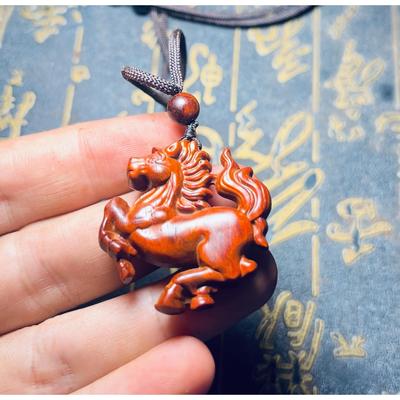 红木马吊坠生肖钥匙扣印度小叶紫檀木马挂件双面雕刻马到成功