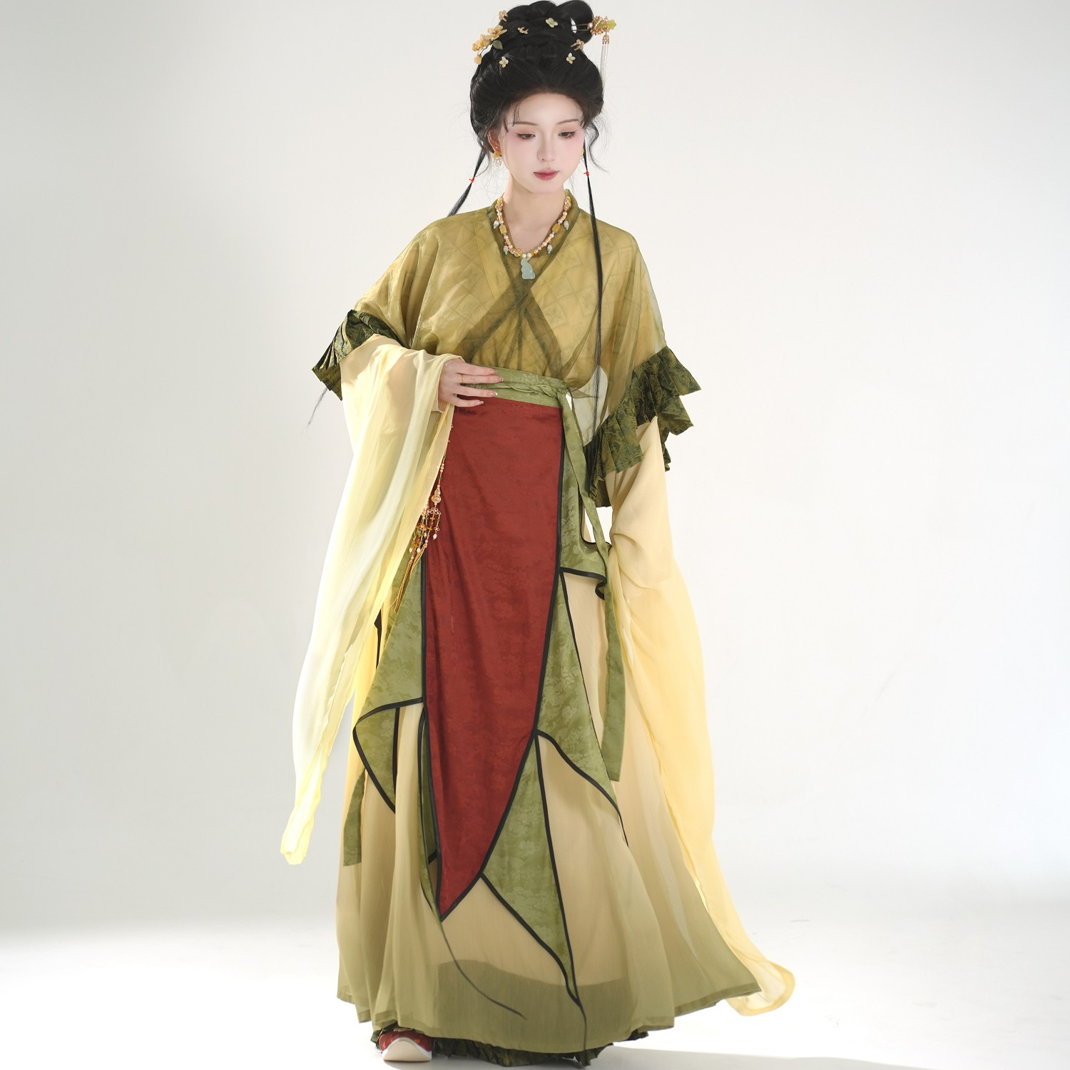 路遥春复原款荷叶边大袖汉服