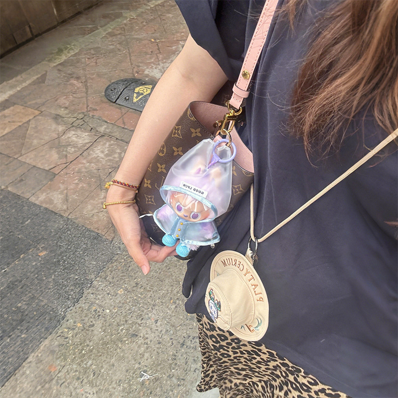 拉布布labubu雨衣鞋子公仔挂饰