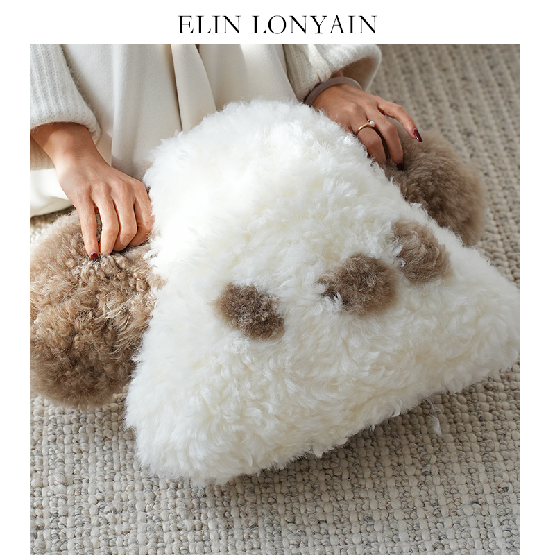 天然滩羊毛白咖奶油色小狗狗抱枕