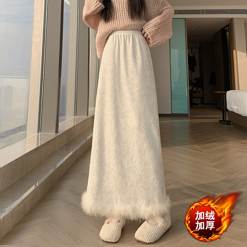 丝绒洋气高级感半身裙黑色秋冬杏色加绒遮垮显瘦H型直筒新中式潮