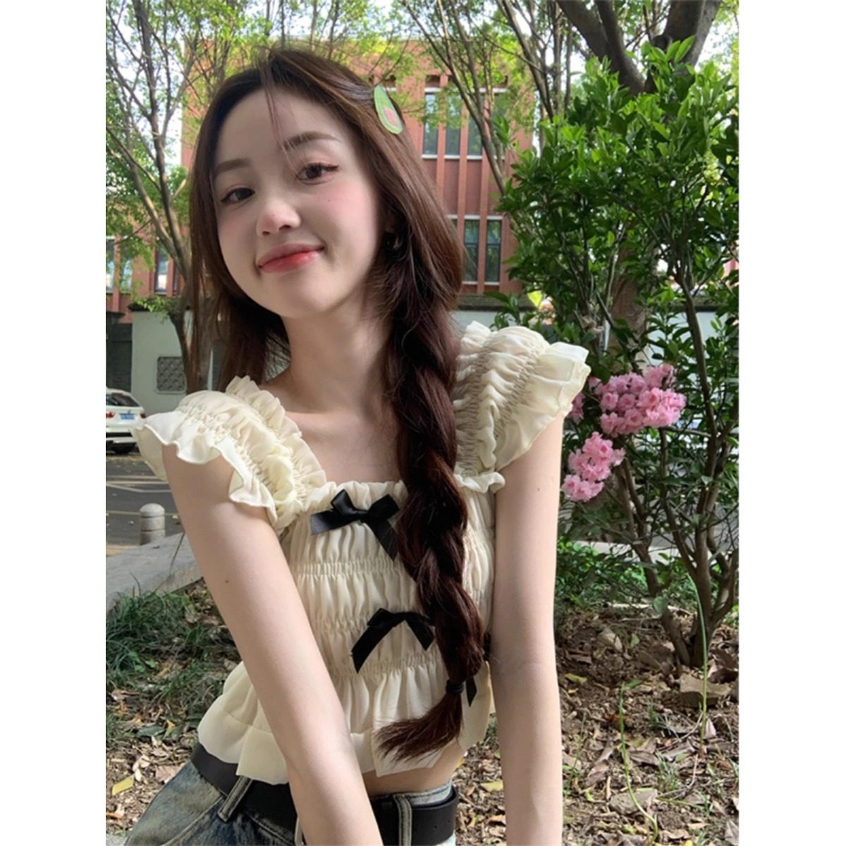 甜美法式木耳边无袖雪纺衫女春季2026新款方领蝴蝶结修身显瘦上衣