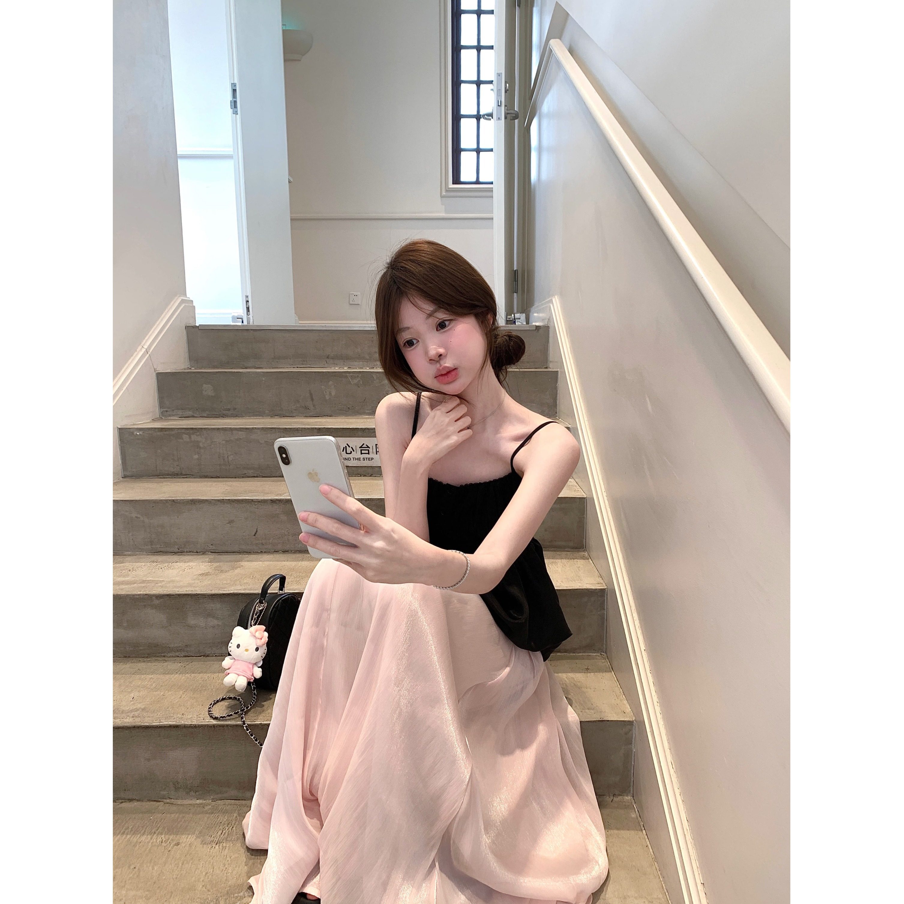 性感黑色修身收腰吊带背心女