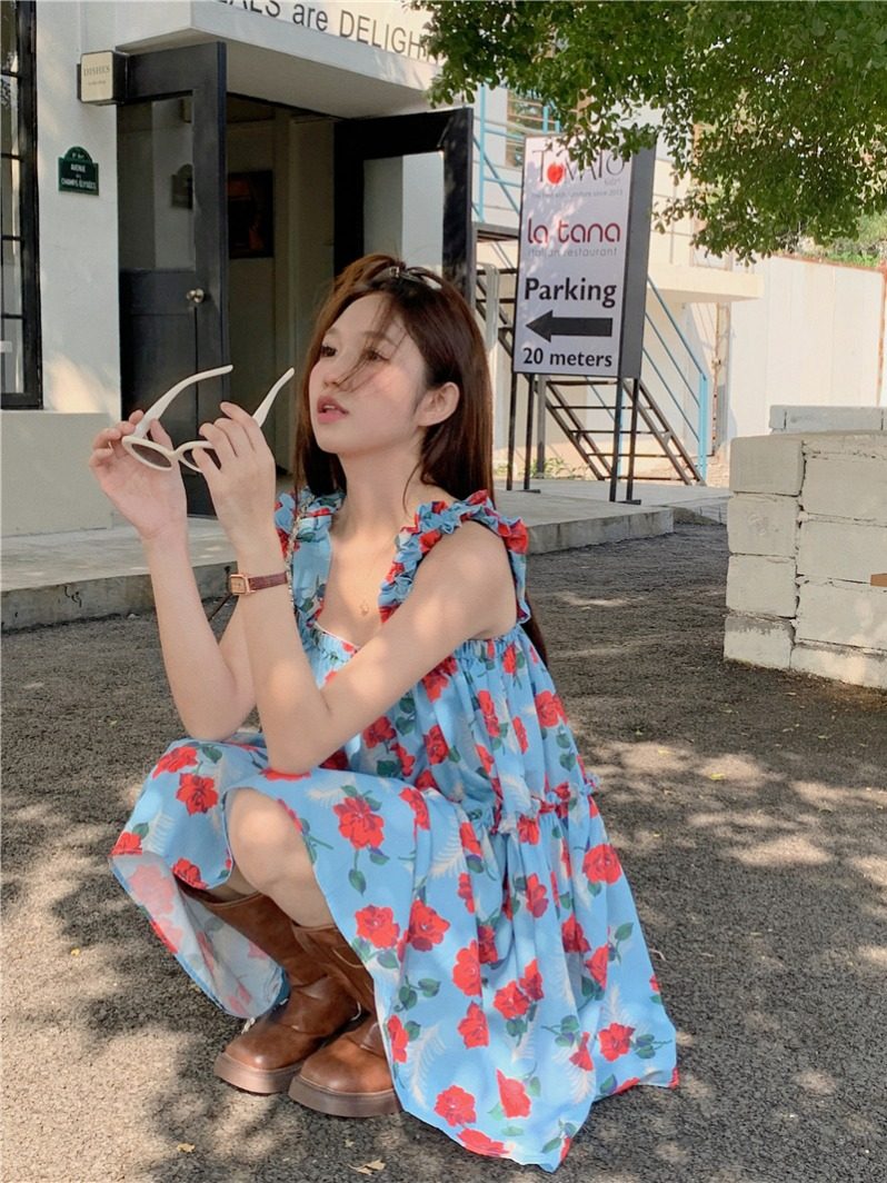 复古木耳边碎花裙吊带连衣裙女夏季宽松显瘦海边度假风甜美短裙子