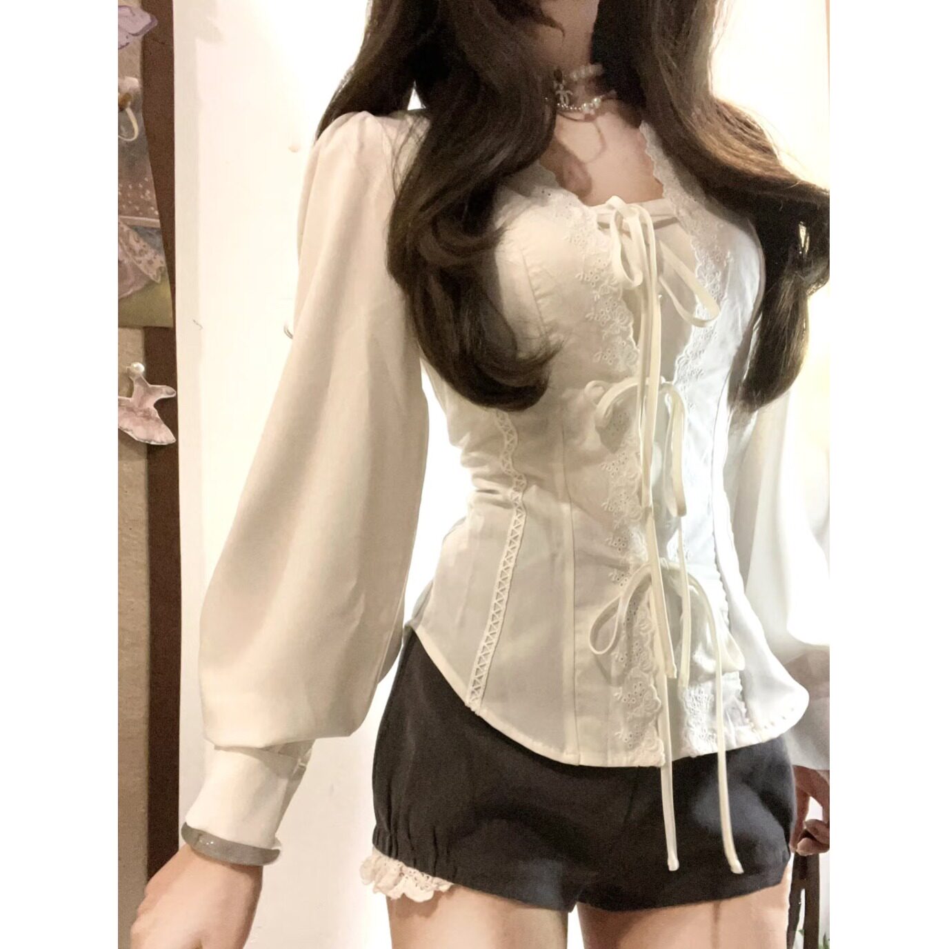 白色蕾丝系带长袖显瘦衬衫