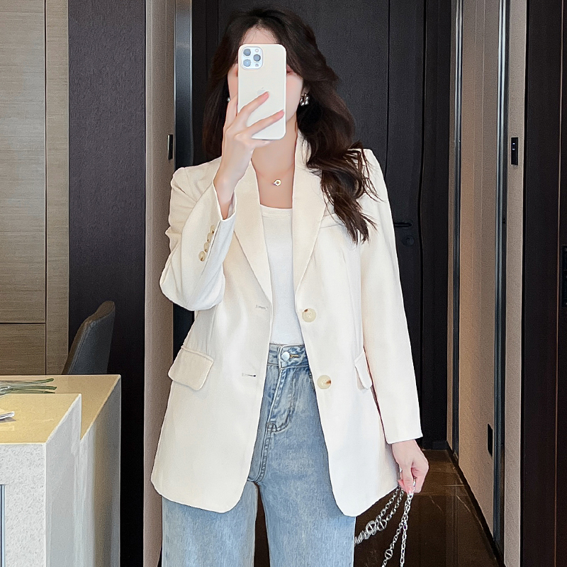 黑色西装外套女秋装新款2023休闲宽松短款小个子垫肩今年流行西服