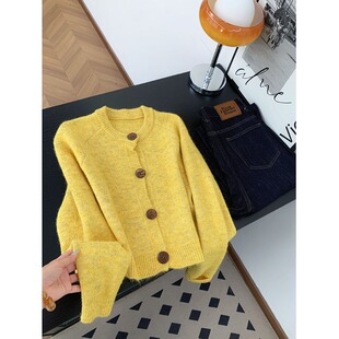 韩版慵懒风圆领短款毛衣开衫春秋款设计感纽扣小众气质针织衫外穿