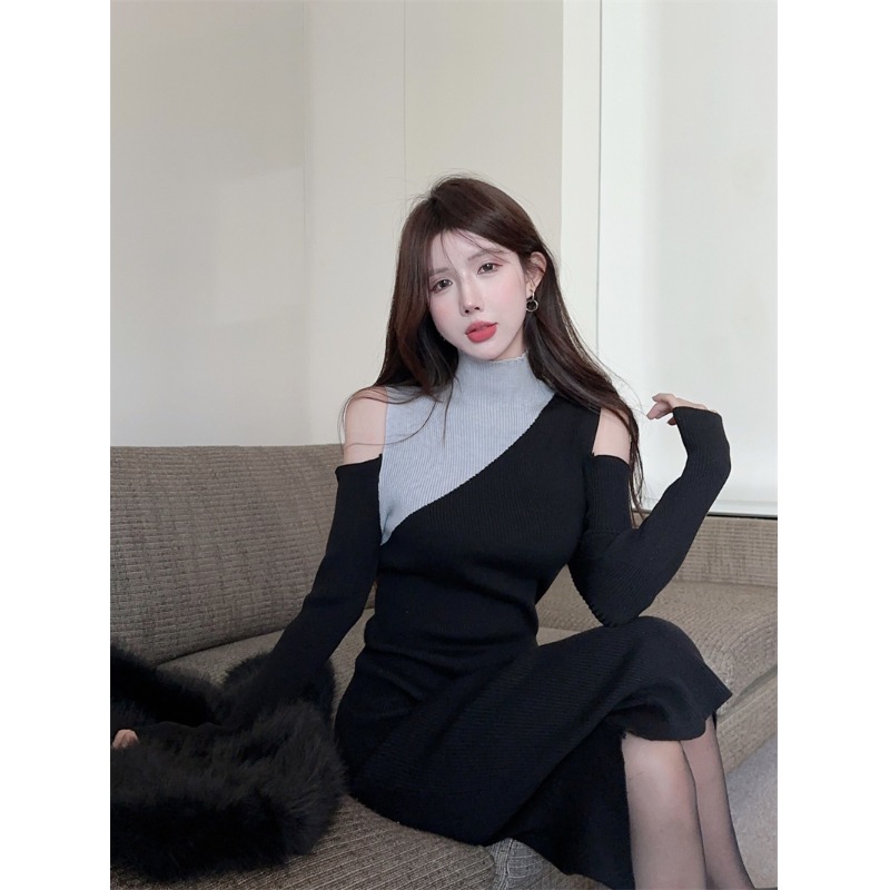 半高领撞色露肩针织连衣裙女秋冬配大衣气质修身显瘦打底毛衣长裙