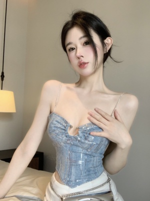 法式镂空亮片蓝色吊带背心女夏季新款辣妹链条不规则性感短款上衣