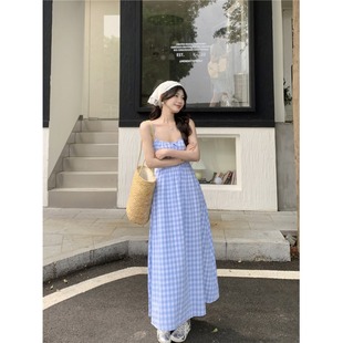 夏季法式新款度假风格子吊带连衣裙2026小清新蓝收腰长裙显瘦度假