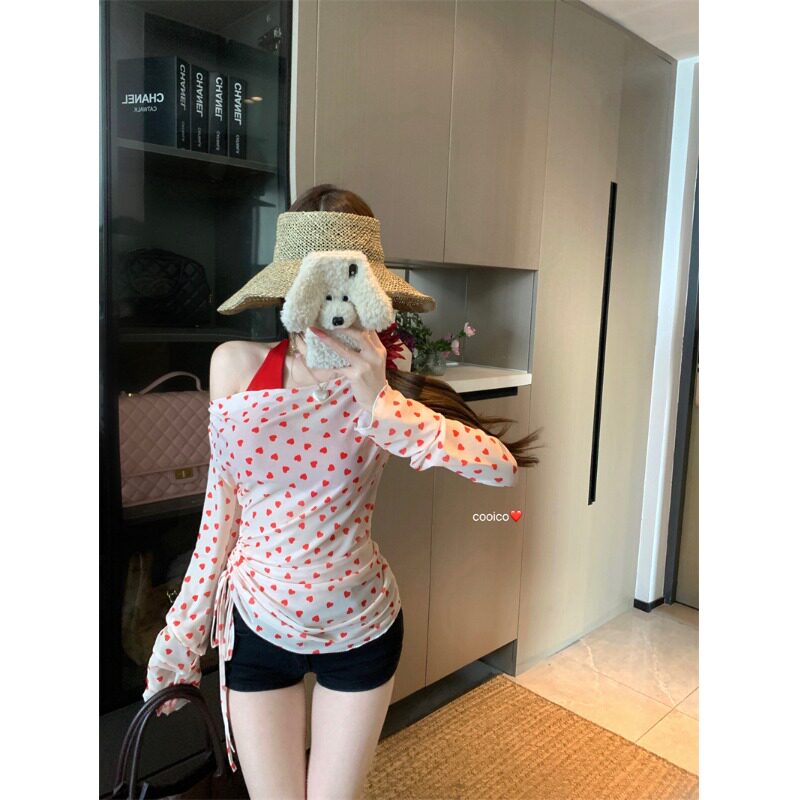 春夏纯欲套装女2026海边度假风显瘦T恤红色挂脖吊带背心两件套