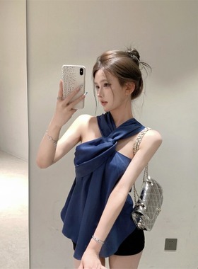 气质蓝色扭结挂脖吊带背心女夏季设计感辣妹修身无袖chic上衣外穿