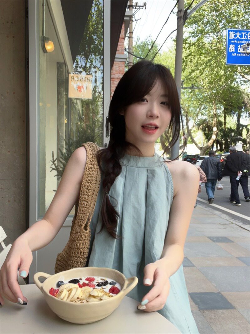 夏季设计感小众辣妹穿搭气质无袖挂脖上衣纯欲衬衫女士显瘦吊带