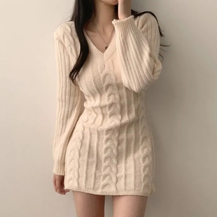 针织打底连衣裙 显瘦长袖 韩版 chic秋冬温柔气质V领麻花纹设计修身