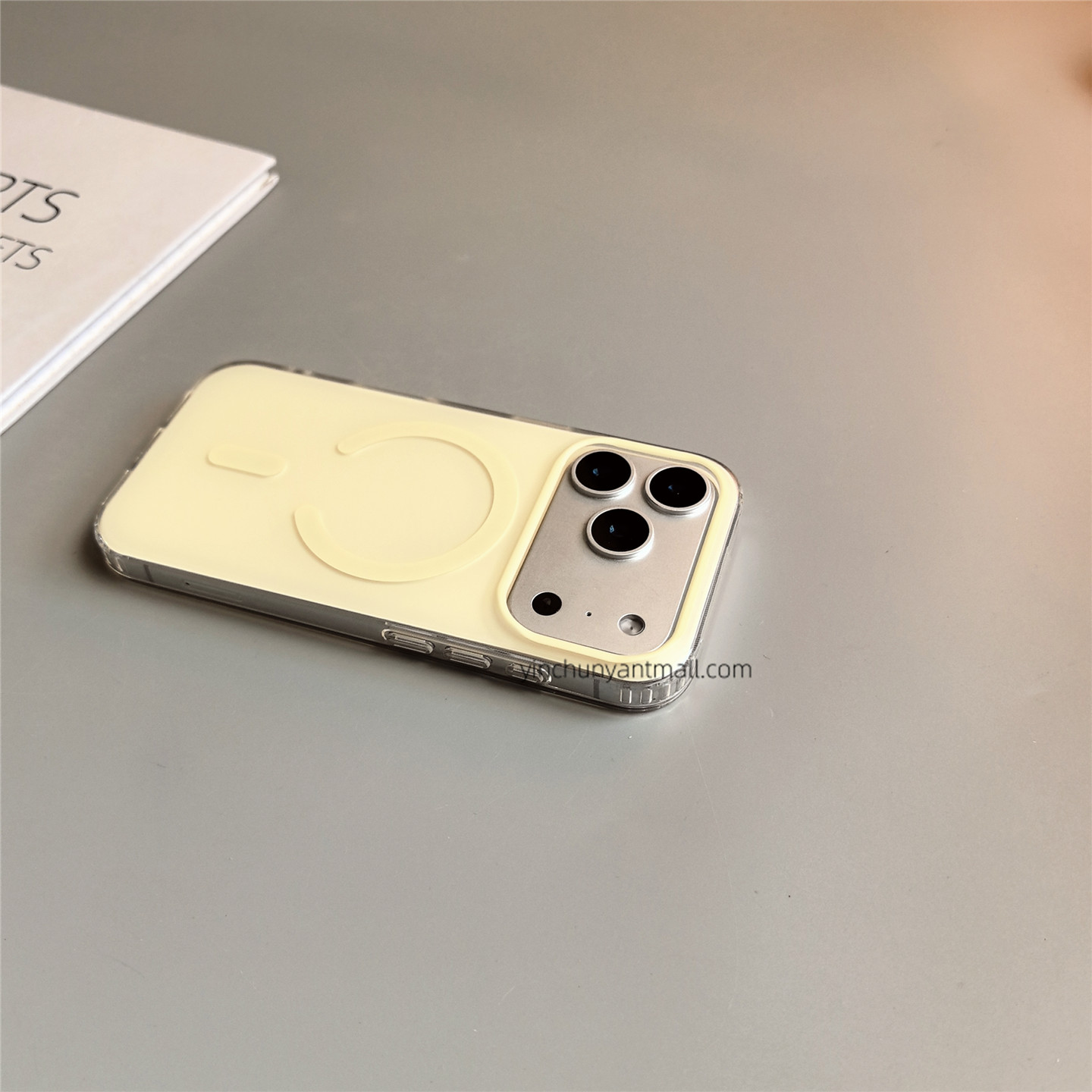 黄色磨砂磁吸适用苹果17手机壳16Pro透明半软15pro简约16高级感iPhone15防摔14新款17pro全包16promax男女