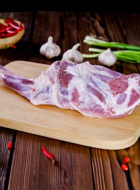 内蒙古呼伦贝尔 羔羊前腿5斤新鲜整条带骨羊前腿羔羊肉烧烤食材