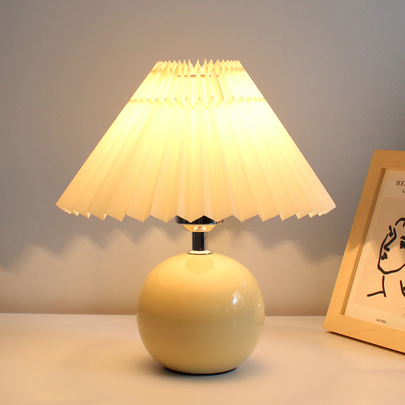 台灯百褶少女卧室床头小夜灯北欧网红ins装饰高级感陶瓷儿童房灯,家装灯饰光源,装饰台灯,淘宝优惠券,粉丝福利购,淘宝优惠卷