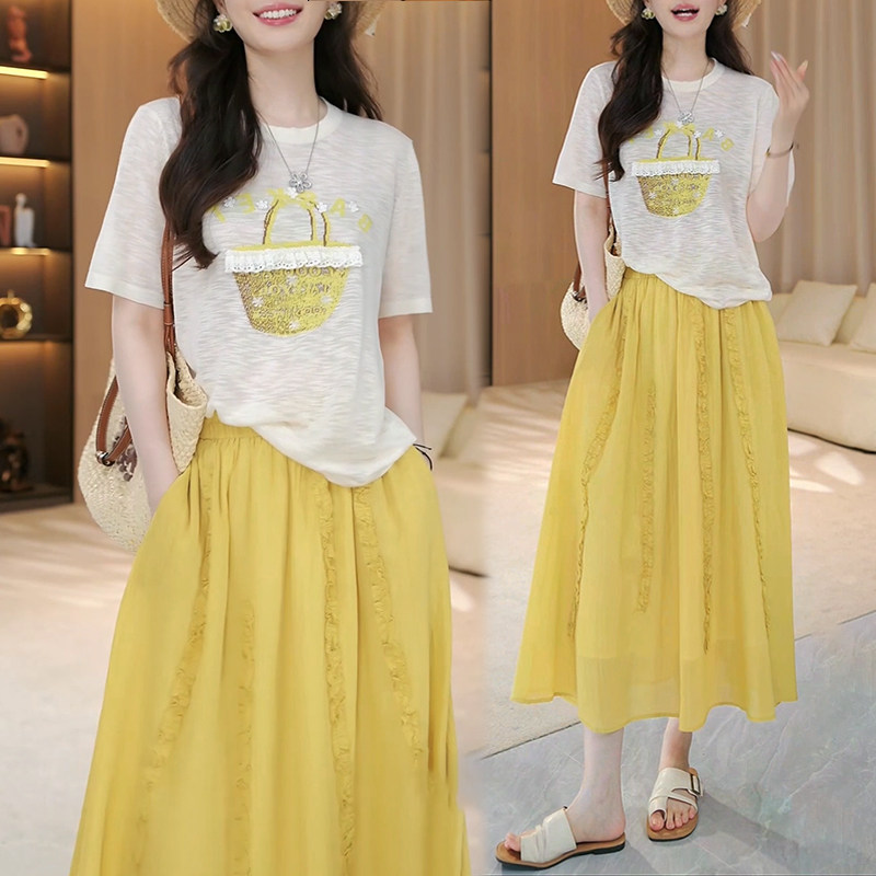 巨好看的夏装一整套白色印花宽松短袖上衣女温柔风韩系半身裙套装