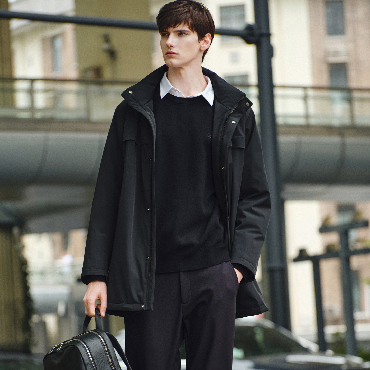 卓凡尼·华伦天奴三防长款羽绒服