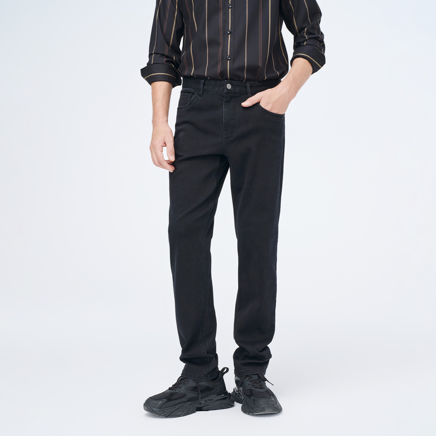 卓凡尼·华伦天奴直筒牛仔裤