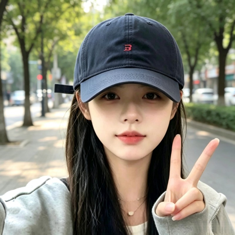 七七帽屋新款宽帽檐刺绣棒球帽显脸小软顶鸭舌帽日常不挑人帽子女