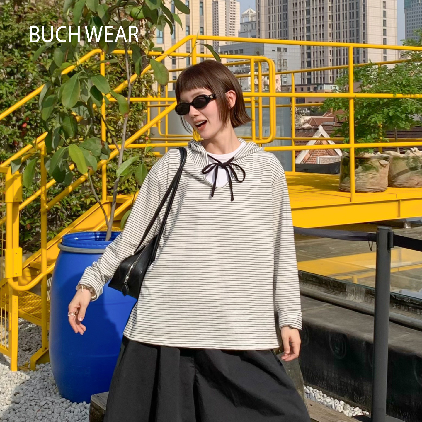 BUCH WEAR T恤女26春季新款棉麻混条纹系带镂空设计连帽