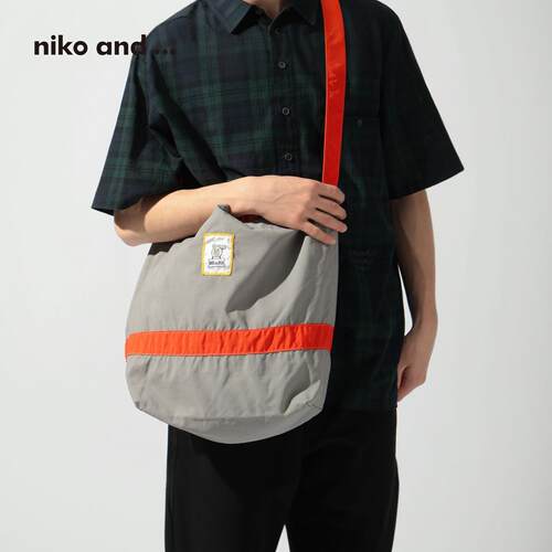 niko and ...提包男2025年新款休闲两用运动健身托特包326533