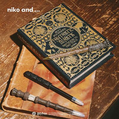 niko and ...哈利波特联名系列26新款复古魔杖造型浮雕办公圆珠笔1055350