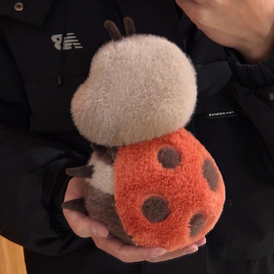 七星瓢虫蜜蜂毛绒玩偶公仔睡觉抱送女生朋友闺蜜生日惊喜高级感