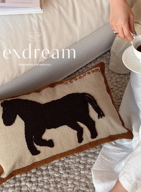 Texdream态度 马踏飞燕重工刺绣腰枕靠垫中古风沙发抱枕单椅靠包