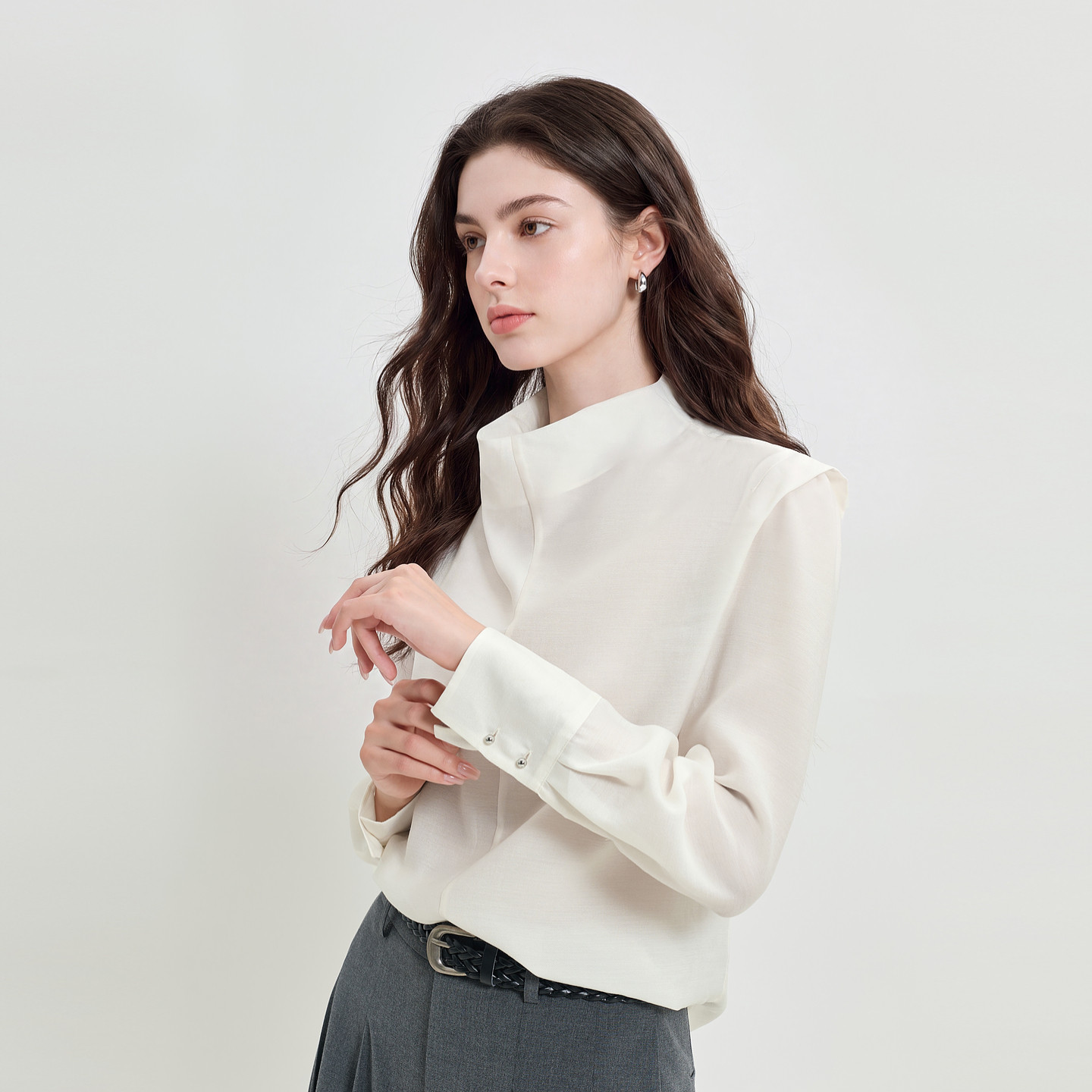 【莱赛尔】丽雪leisure2026春季新款宽松长袖衬衣复古小衫女图片