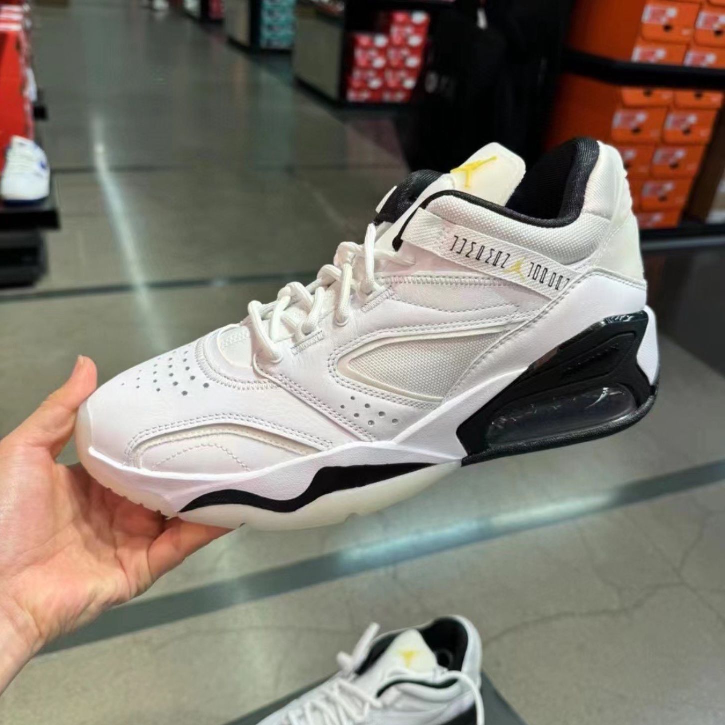 Nike耐克Jordan Point Lane织物皮革TPU运动气垫篮球鞋CZ4166-100
