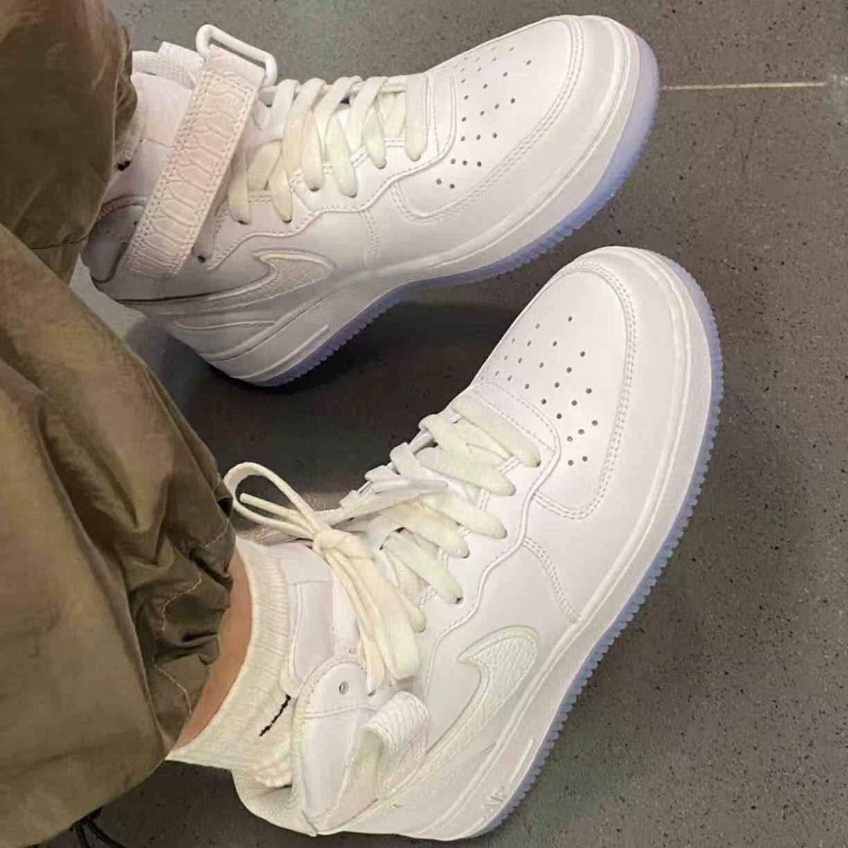 Nike/耐克Air Force 1空军一号水晶底中帮板鞋女款白色FN4274-100