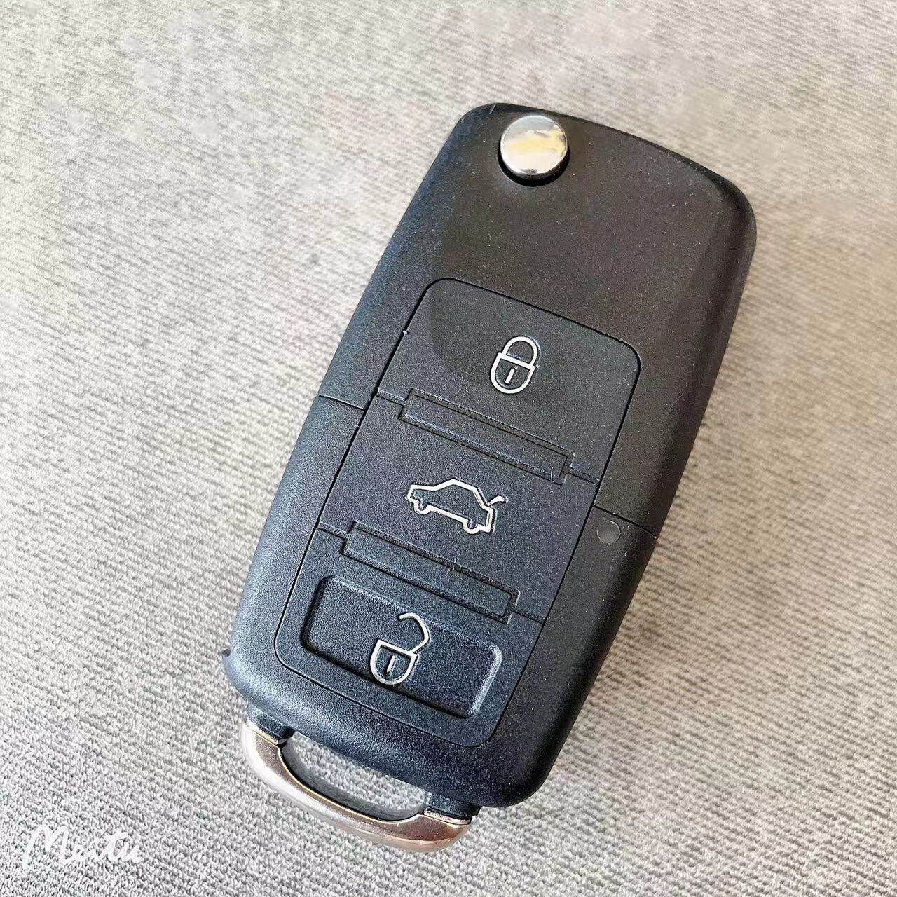 thumbnail for Suitable for luxury car keys Mercedes-Benz BMW Audi Land Rover Cadillac Maserati simulation car key model