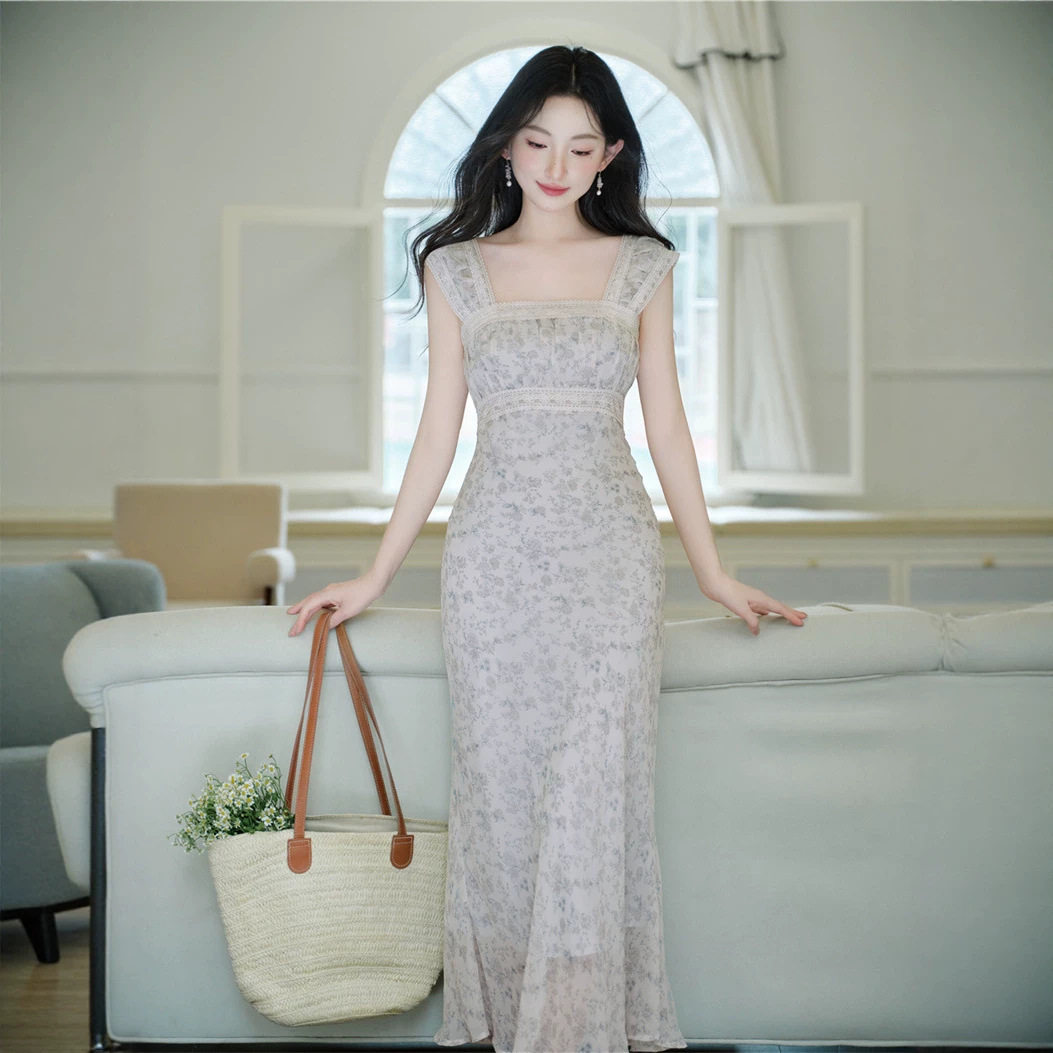 清纯甜美方领蕾丝边碎花吊带连衣裙女装2026新款气质包臂鱼尾裙子