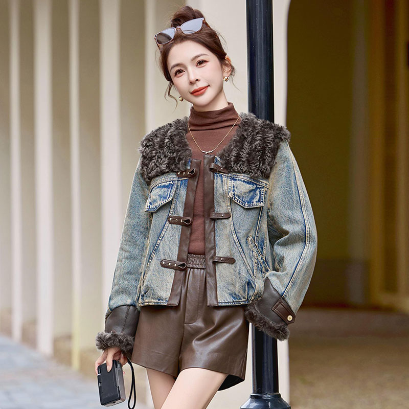 羽绒服拼接牛仔派克外套女款