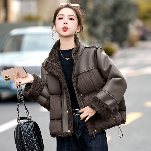 羊羔毛皮毛一体拼接羽绒服外套女
