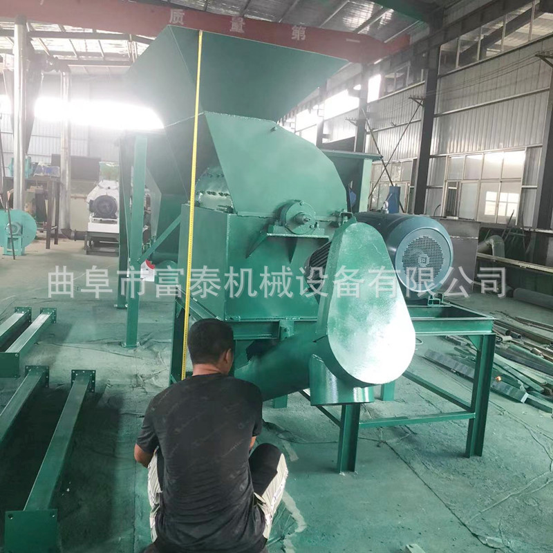 东北粘苞米粉碎机 鸡鸭鹅养殖饲料粉碎机 稻壳粉碎机 秸秆粉糠机