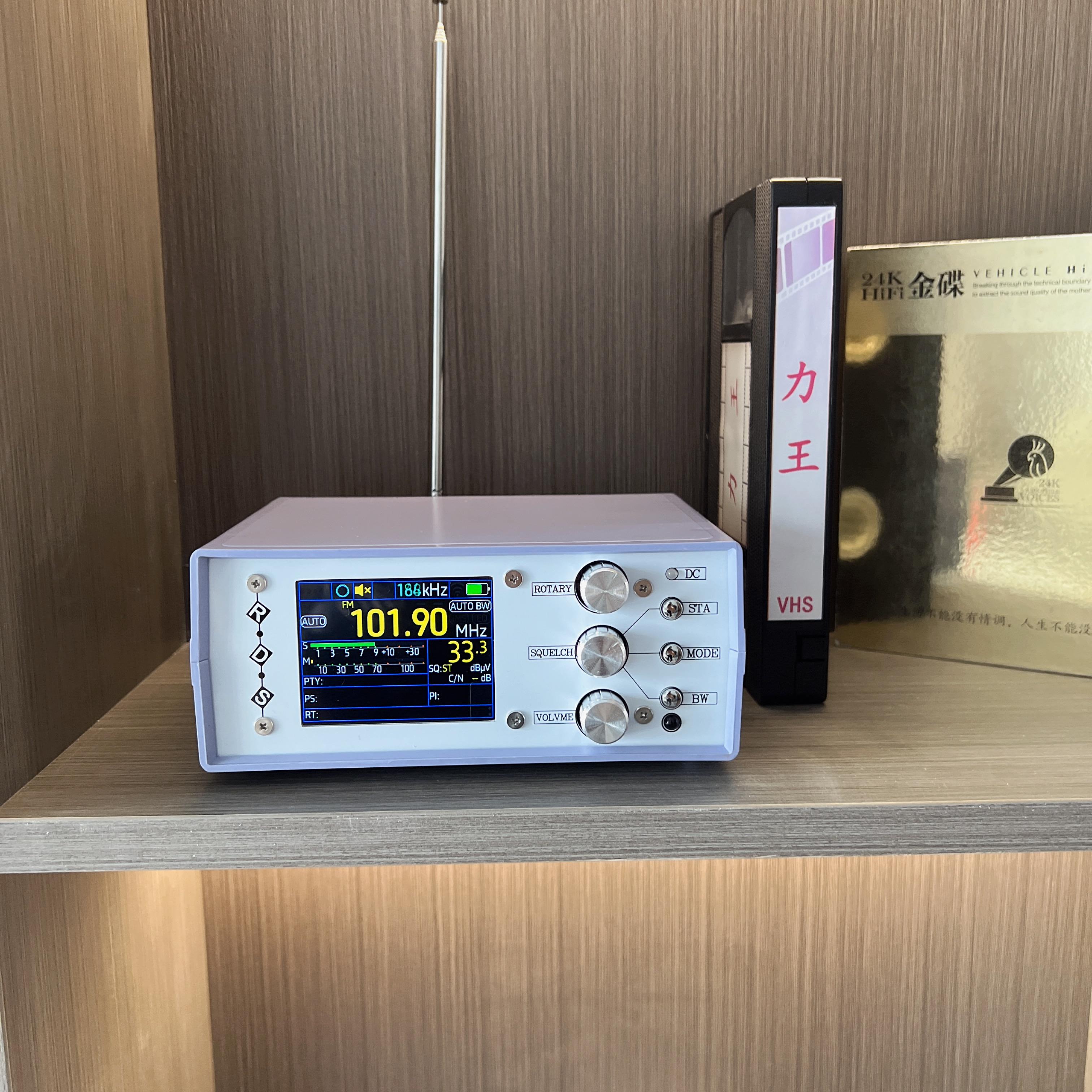 高灵敏度桌面TEF6686收音机 数字FM/AM收音机 内置锂电内置AM天线