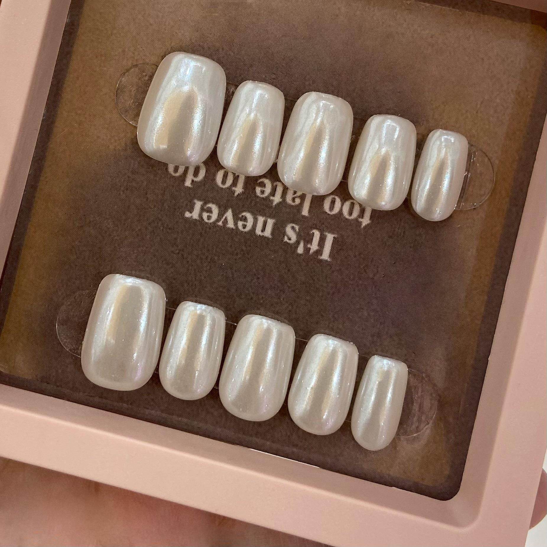 纯手工穿戴甲海莉同款优雅简约月光白纯色日式短款可拆卸光疗甲贴,收纳整理,指甲油收纳盒,淘宝优惠券,粉丝福利购,淘宝优惠卷