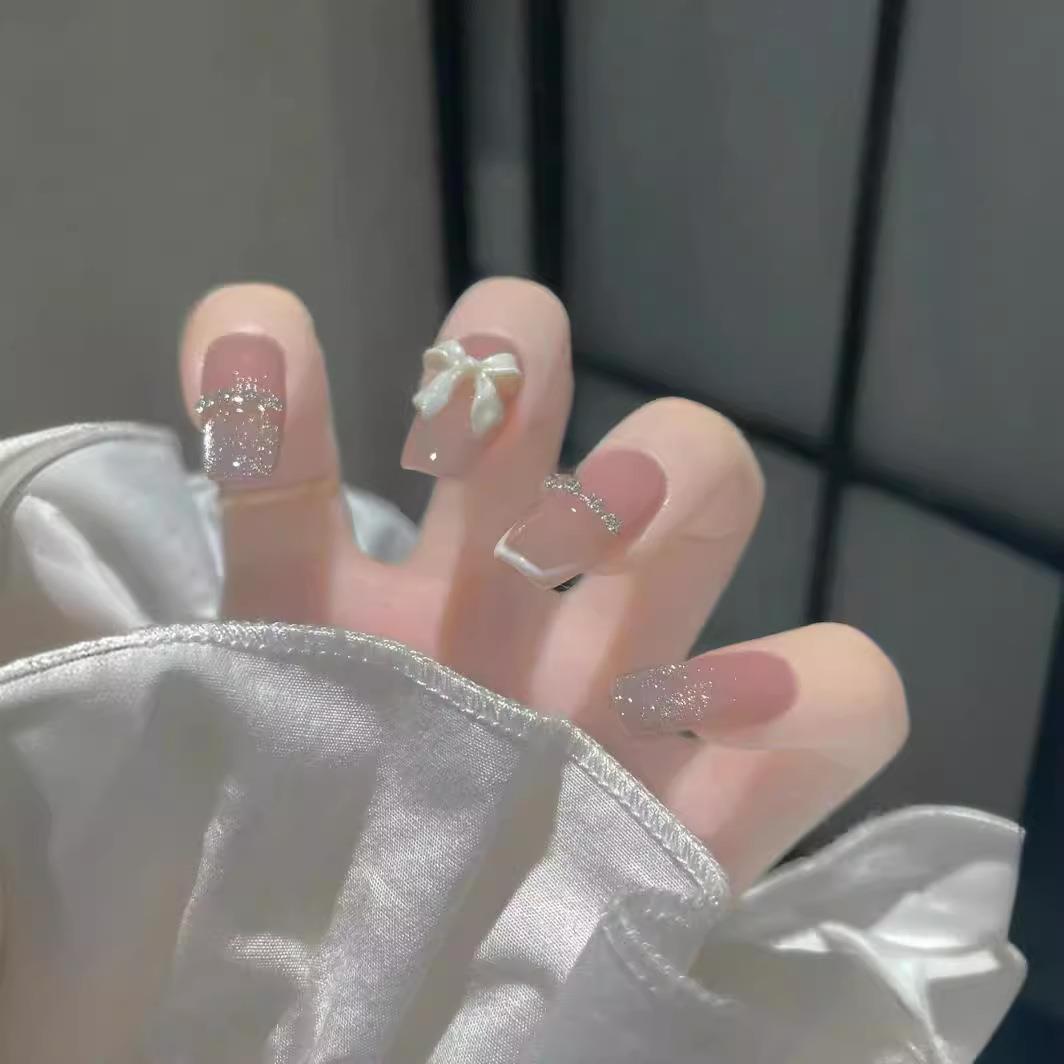 纯手工美甲蝴蝶结穿戴甲光疗甲裸色简约显白假指甲可拆卸指甲贴