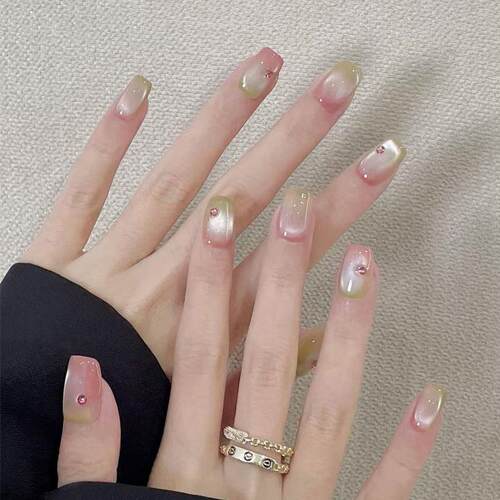 流行穿戴甲短款腮红渐变猫眼高级感假指甲纯欲美甲预制甲片