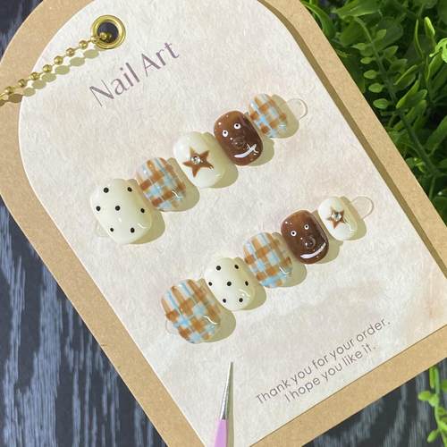 秋冬氛围格纹手工美甲穿戴甲短款高级小众ins风网红甜美可爱显白