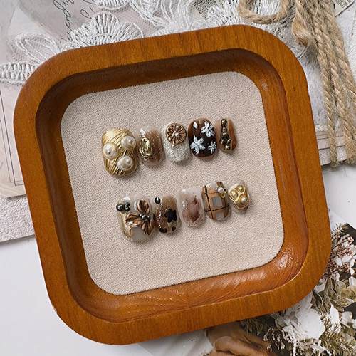 2025秋冬色系日系手工穿戴甲土豪金老钱风重工高级感捏花美甲贴