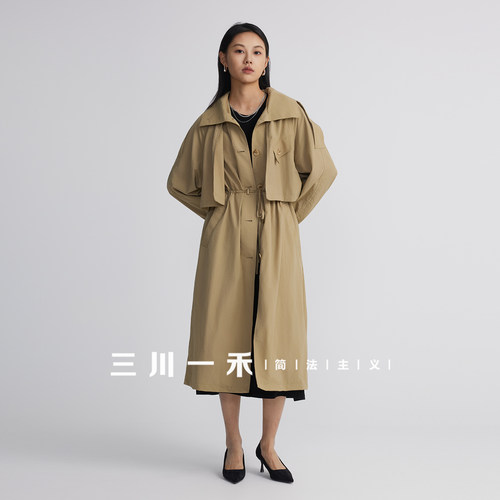 女士抽绳大翻领气质风衣