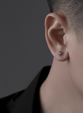 S925纯银绿色耳钉男生潮酷嘻哈小众设计高级感ins风痞帅单只耳饰