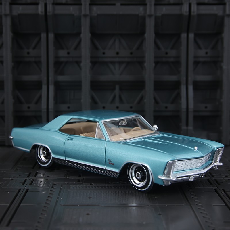 1:26仿真1965款别克里维埃拉合金汽车模型摆件收藏桌面礼物送朋友
