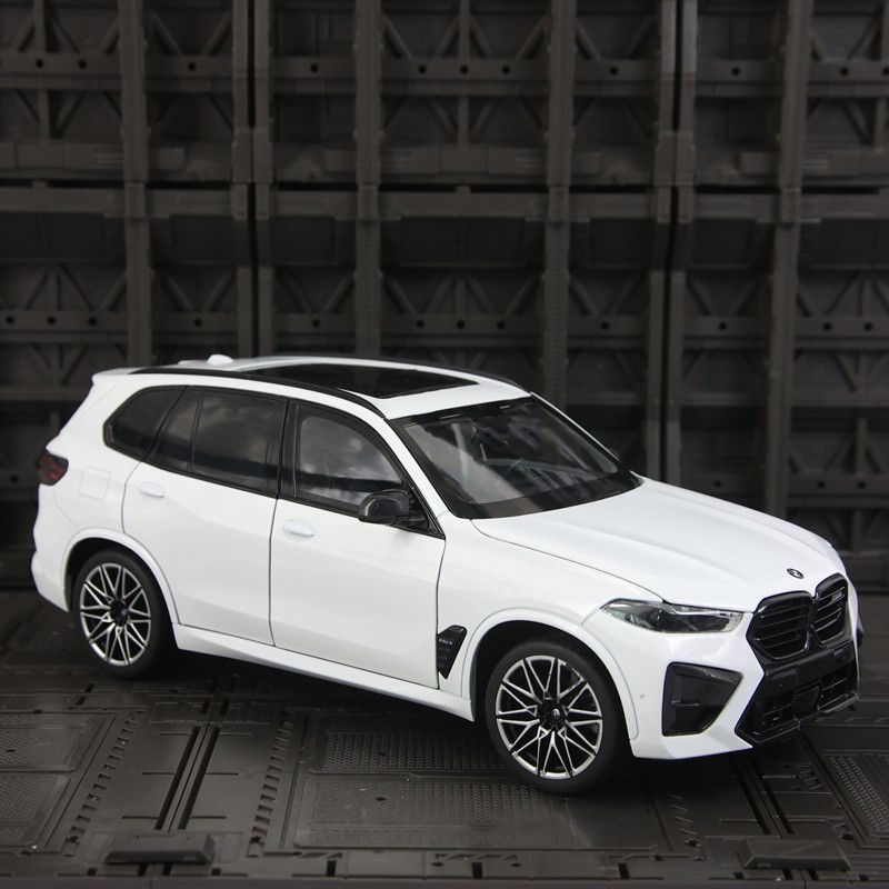 创意个性手办汽车摆件时尚高档车模型男朋友礼物专用车内装饰礼物