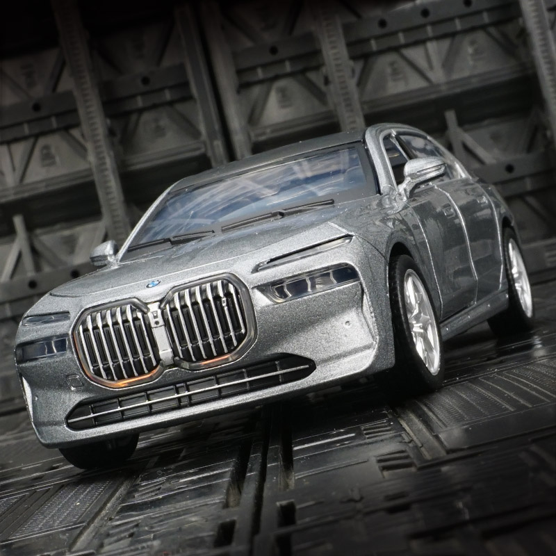 1:32仿真BMW宝马I7新能源合金汽车模型7系玩具车回力声光摆件男孩