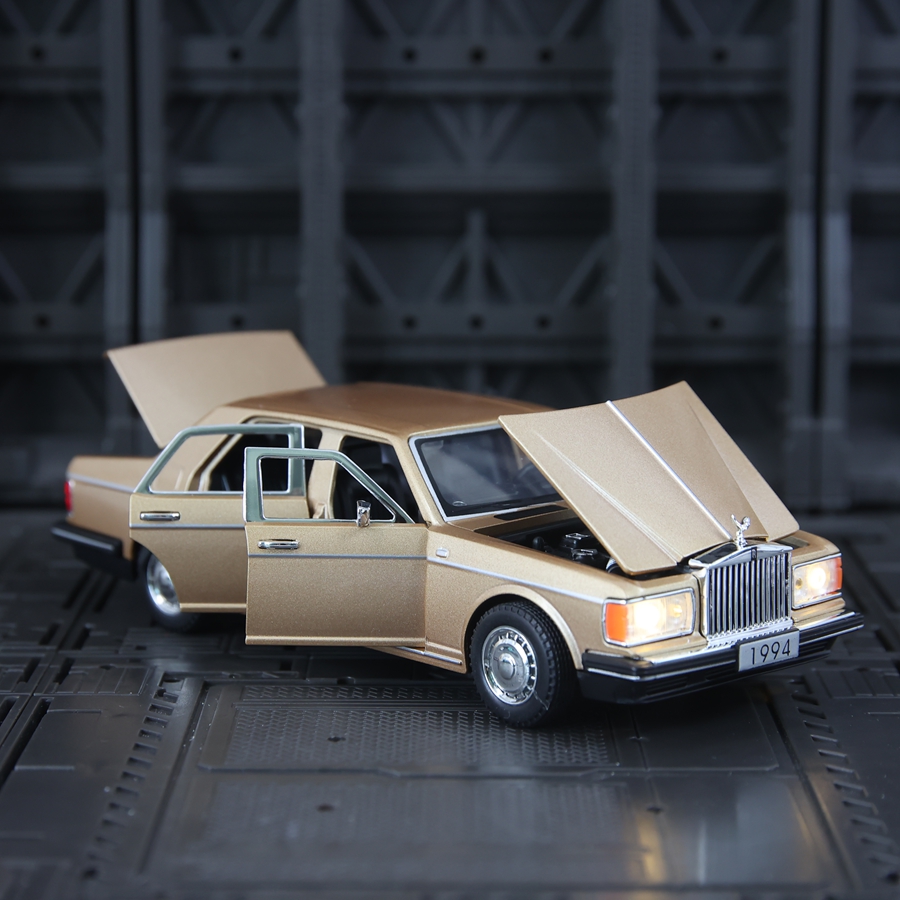 1:32仿真怀旧经典老爷车1994银刺合金汽车模型摆件收藏送朋友礼物